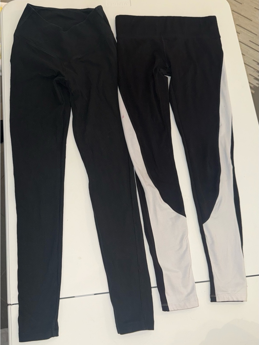 2 Victoria’s Secret PINK Leggings Bundle XS Cozy Crossover Logo Black White
